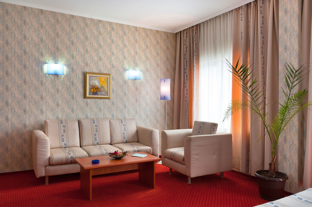 Aqua Hotel Varna Extérieur photo